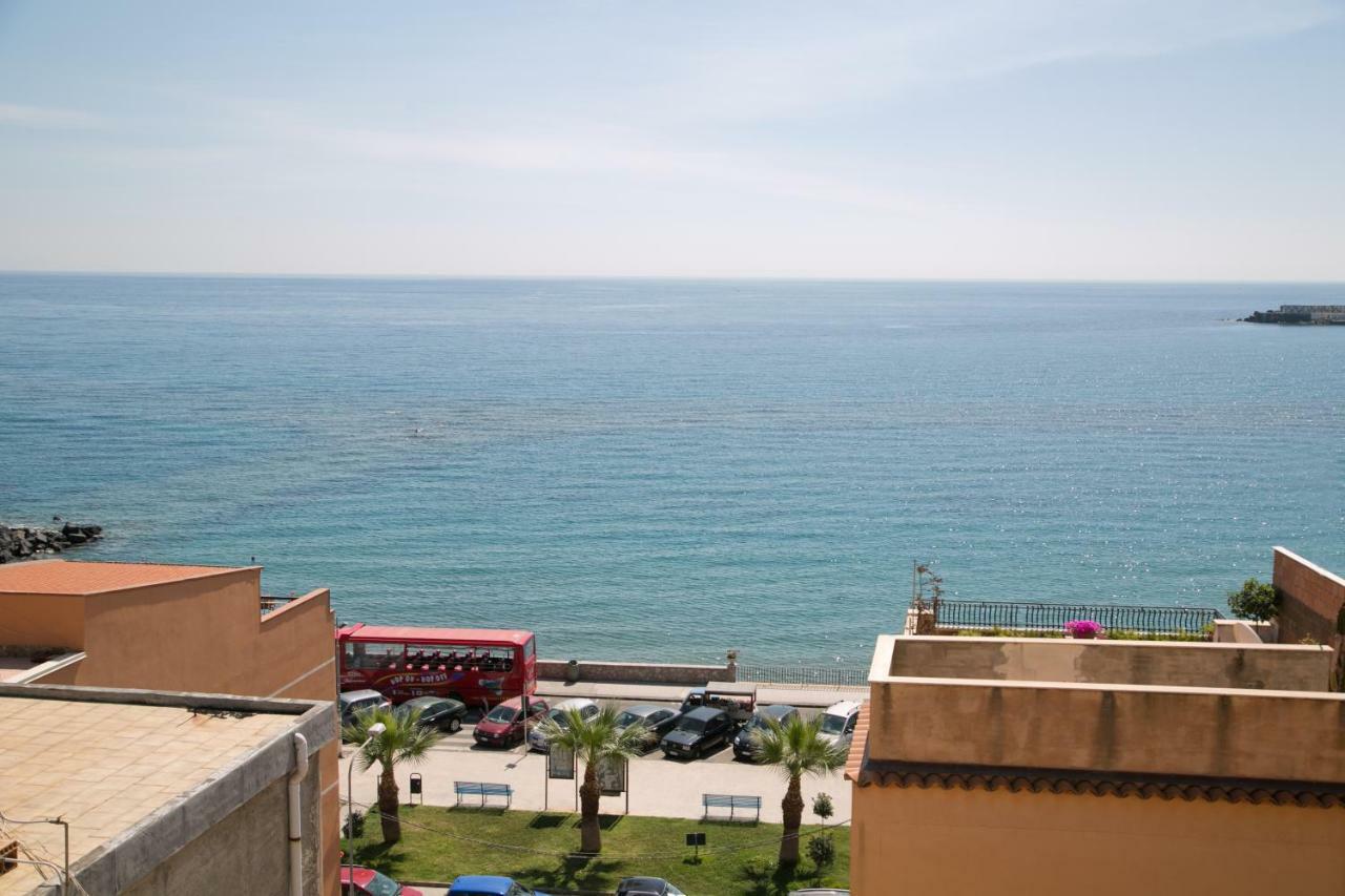 Lolita Holidays Giardini-Naxos Exterior foto